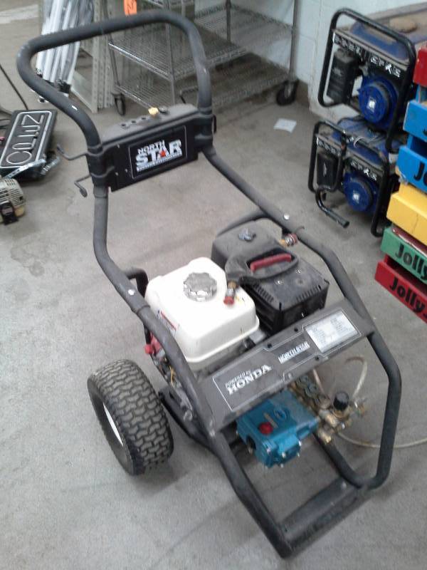 lot 327 image: Northstar Portable Compressor with Honda Power