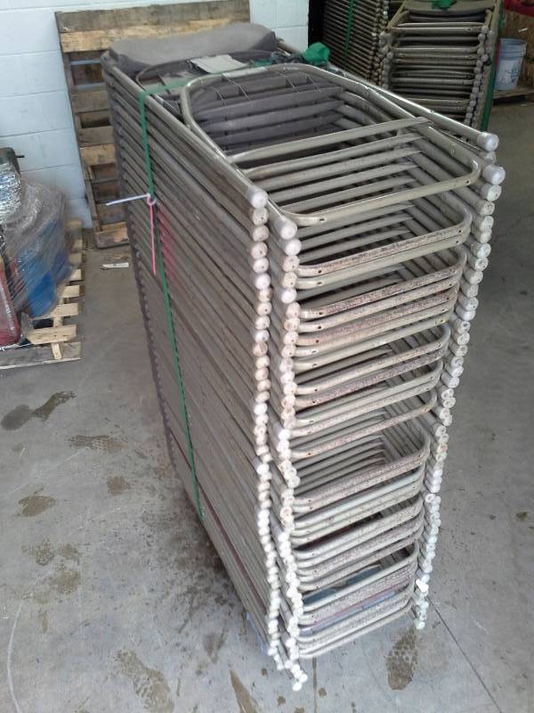 lot 216 image: Lot of (50) Samsonite Metal Folding Chairs with Plastic Seats and Backs