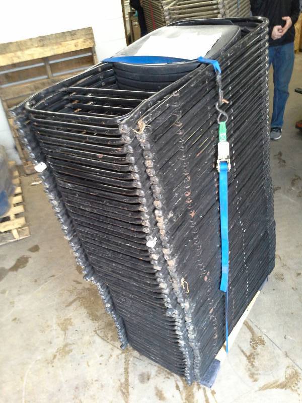 lot 217 image: Lot of (50) Samsonite Metal Folding Chairs with Plastic Seats and Backs