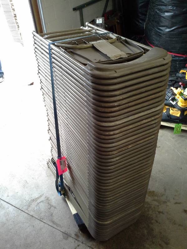 lot 218 image: Lot of (50) Samsonite Metal Folding Chairs with Plastic Seats and Backs