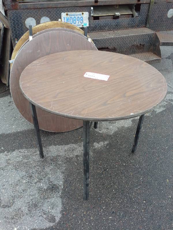 lot 228 image: Lot of (4) Round Folding Tables