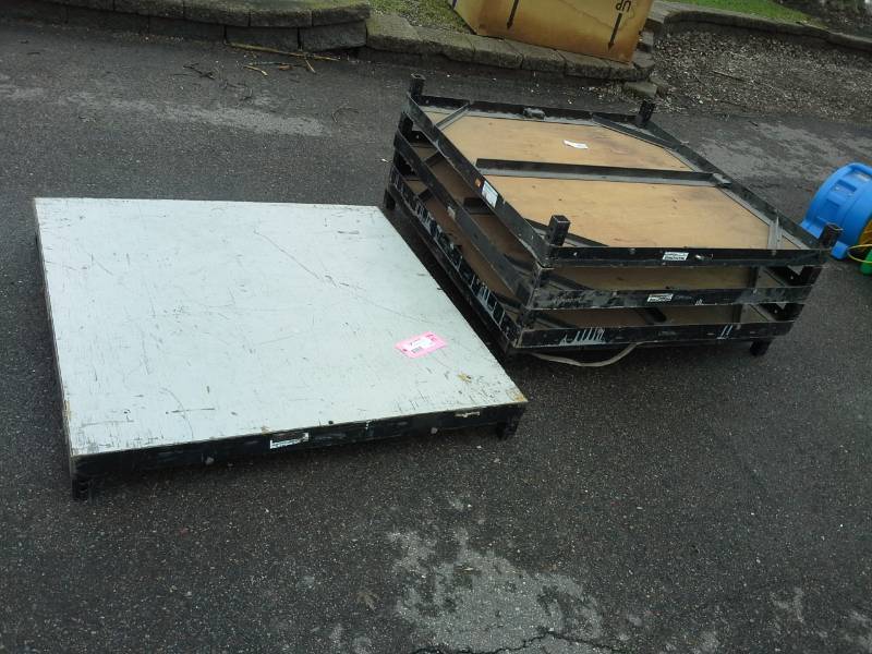 lot 229 image: Lot of (5) Bil-Jax Multi-Stage Raised Floor Modules