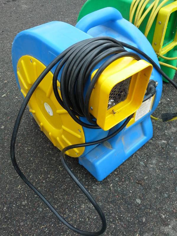 lot 231A image: Lot of (3) 2016 Electric Blower