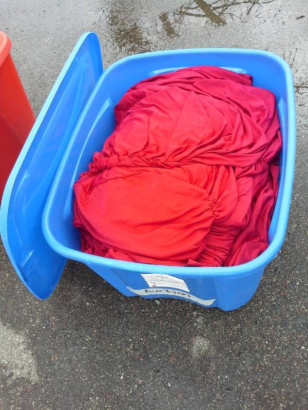 lot 259 image: Lot of (30) Apple (Dark) Red Ruched Spandex Chair Covers
