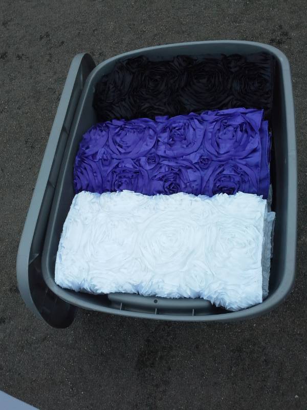 lot 264 image: Lot of (24) Rosette Taffeta Table Runners