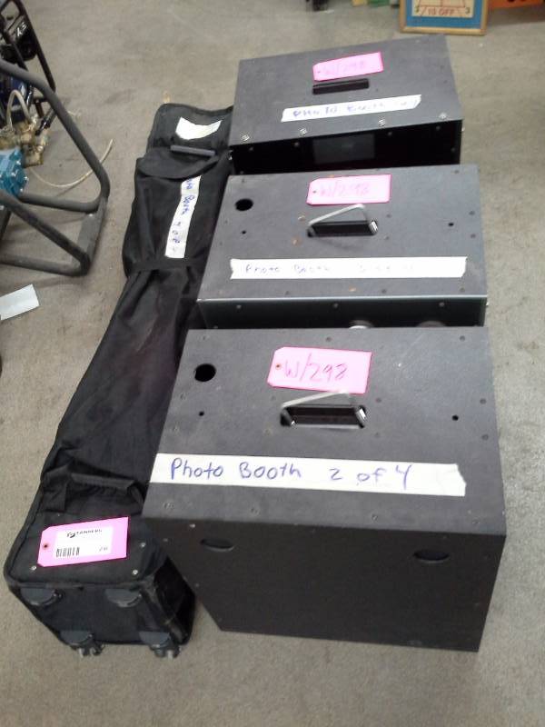 lot 298 image: ColorBlack&White Photo Booth with Zilotek Portable Cabinet Lights