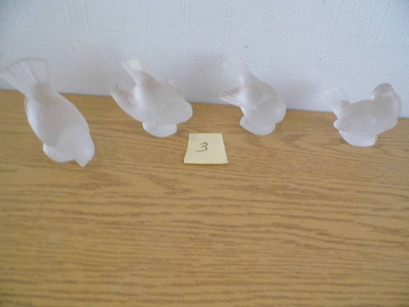 lot 3 image: Set of 4 Crystal Lalique Birds