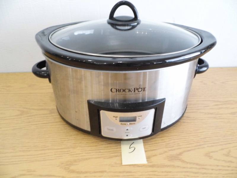 lot 5 image: Stainles Steel Crotck Pot