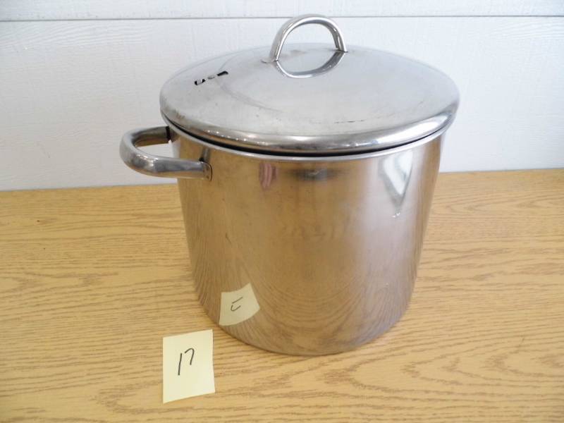lot 17 image: Stainless Steel Stock Pot