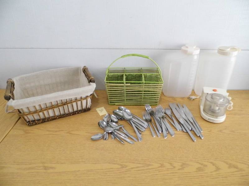 lot 30 image: Silverware - Basket - Plastic Bottles - Chopper