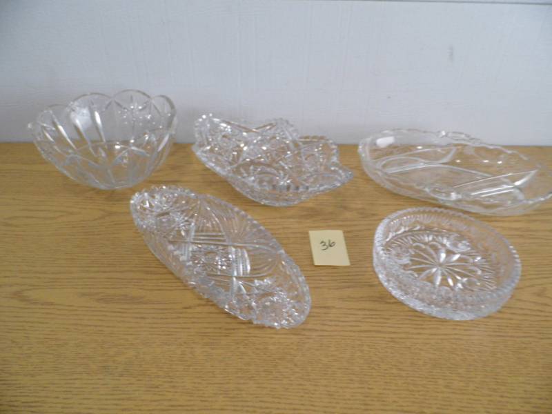 lot 36 image: Crystal  Cut Glass Pieces
