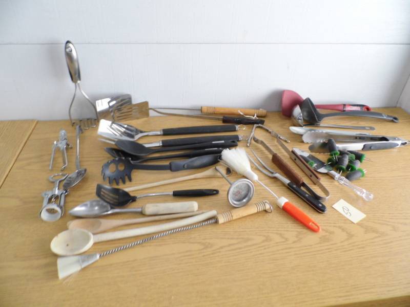 lot 50 image: Kitchen Utensils