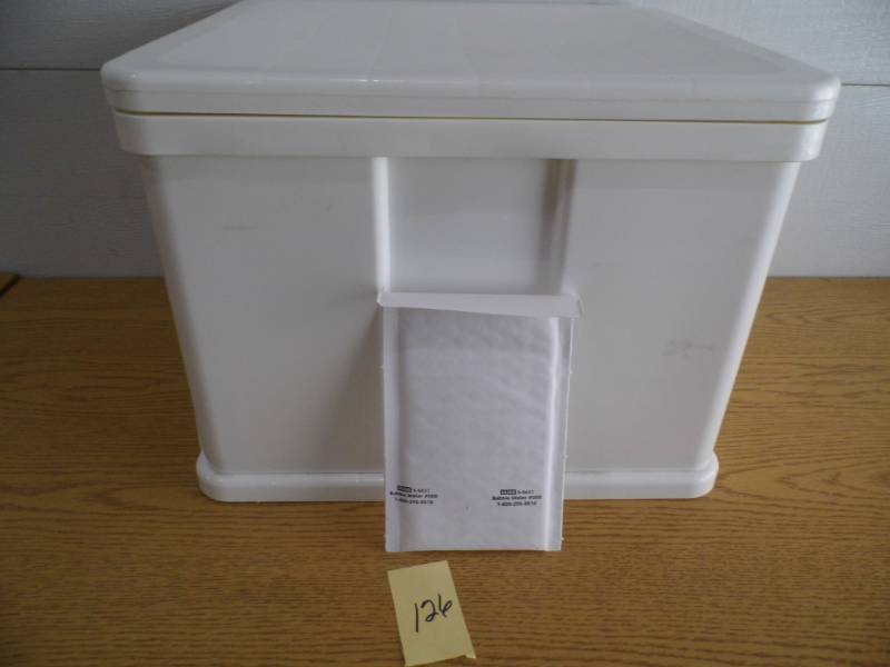 lot 126 image: Bubble Mailers - Organizer
