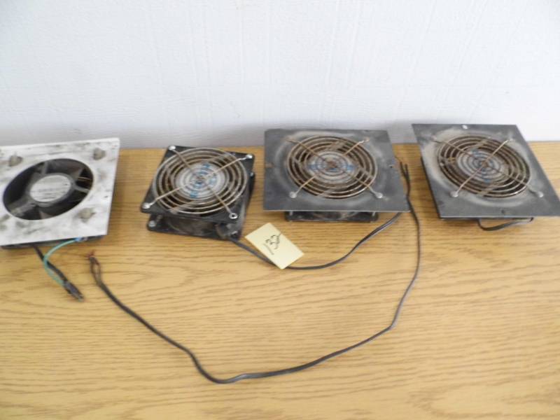 lot 132 image: Lot of 4 Fans from Message Center