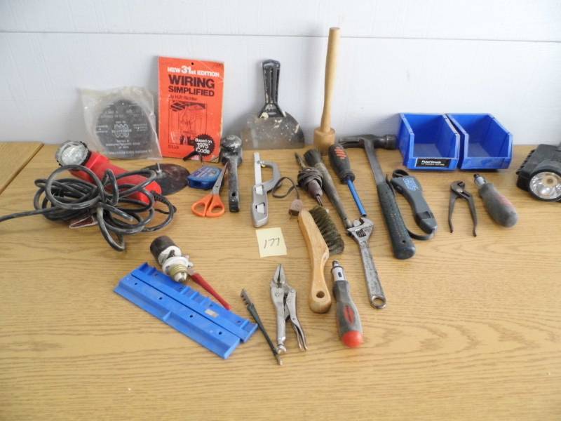 lot 177 image: Assorted Tools