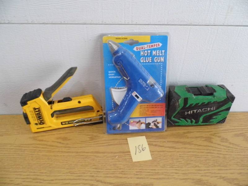 lot 186 image: DeWalt Staple Gun - Glue Gun - Bit Set