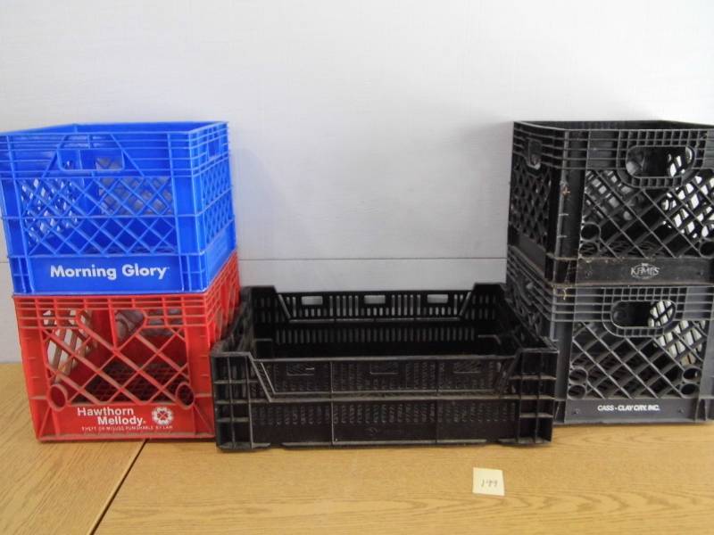 lot 199 image: Lot of 5 Crates