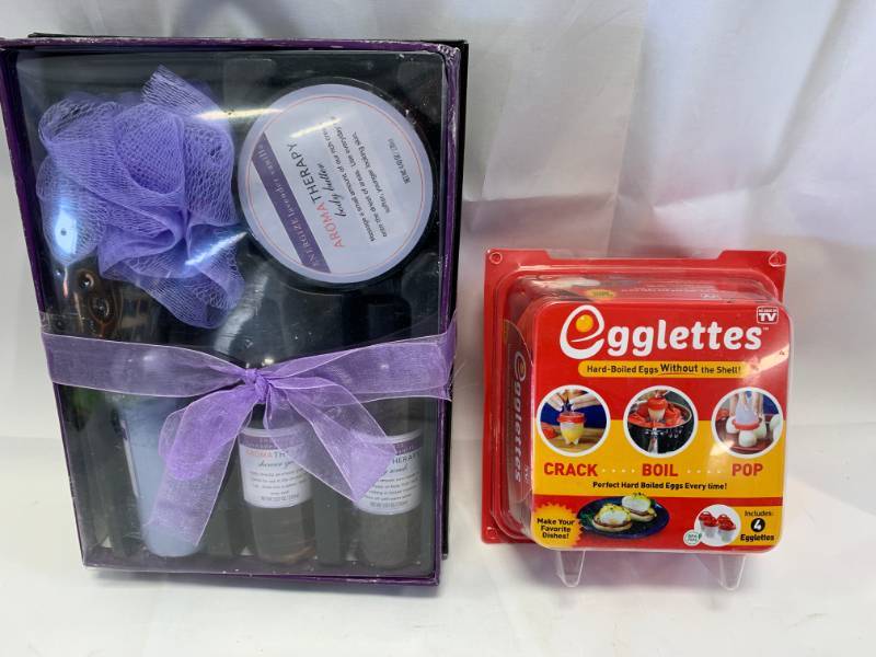 lot 14 image: Egglettes & Bath Body Kit