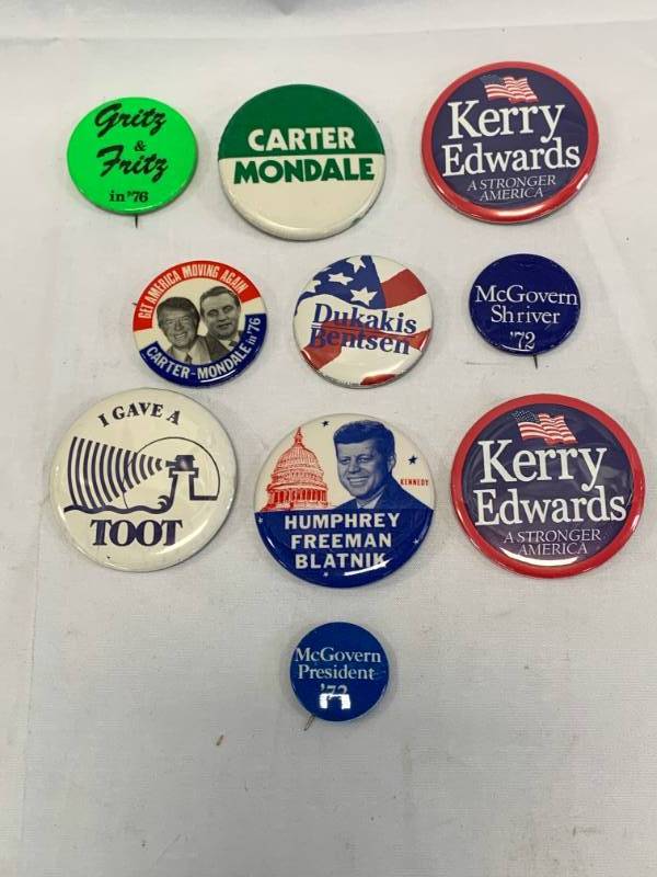 lot 16 image: Lot of 10 Vintage Political Pins