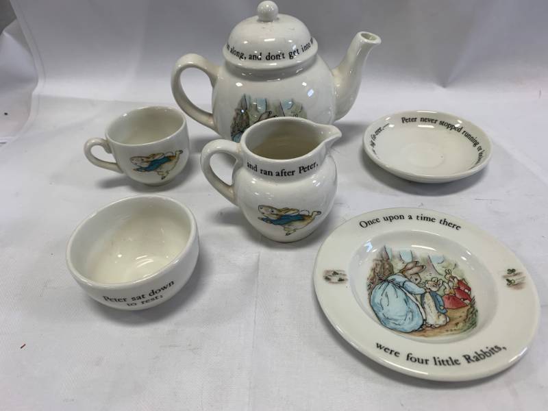 lot 31 image: Peter Rabbit Tea Set