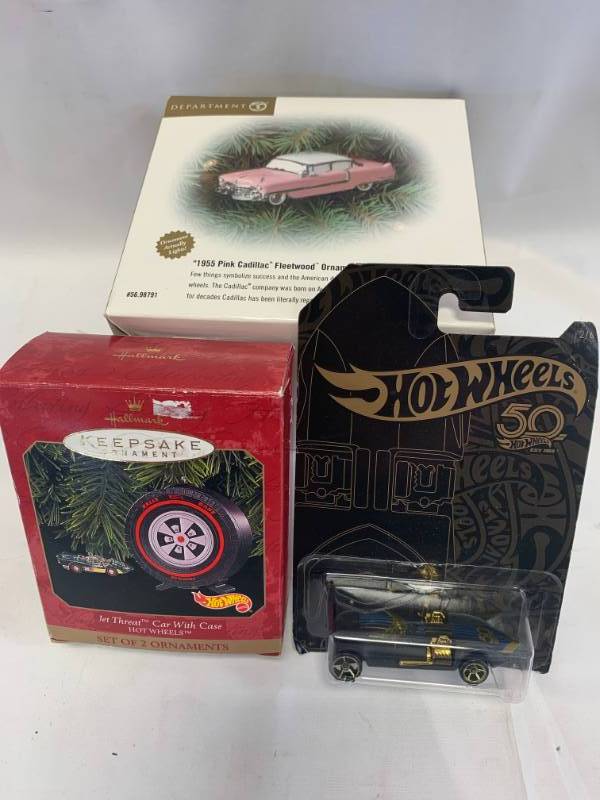 lot 45 image: Hot Wheels Car Ornament &1955 Pink Cadillac
