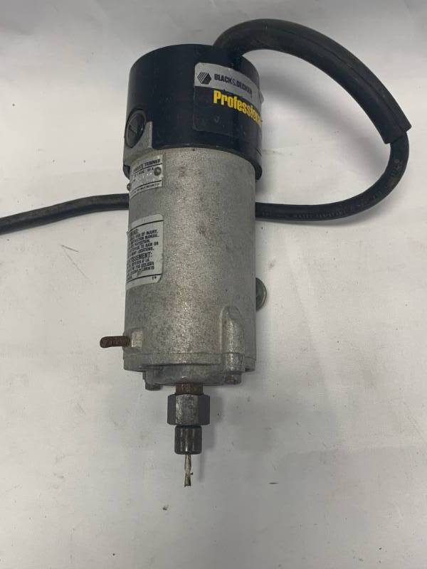 lot 97 image: Black & Decker Professional Laminate Trimmer (works great)