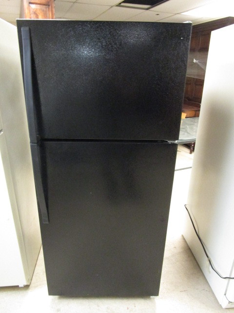lot 702 image: WHIRLPOOL REFRIGERATOR