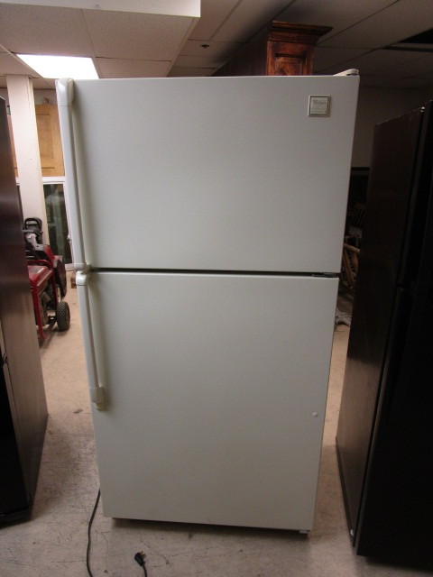 lot 703 image: WHIRLPOOL REFRIGERATOR