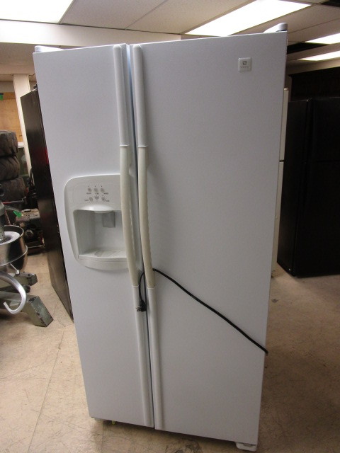 lot 705 image: MAYTAG REFRIGERATOR