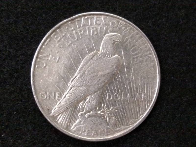 1922 D Peace Silver Dollar...