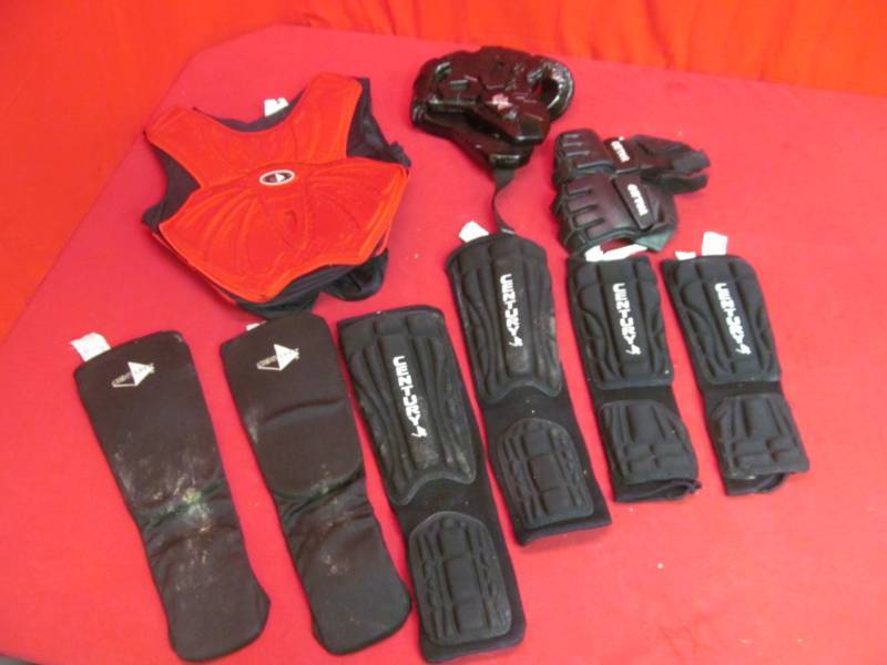 lot 55 image: Karate gear