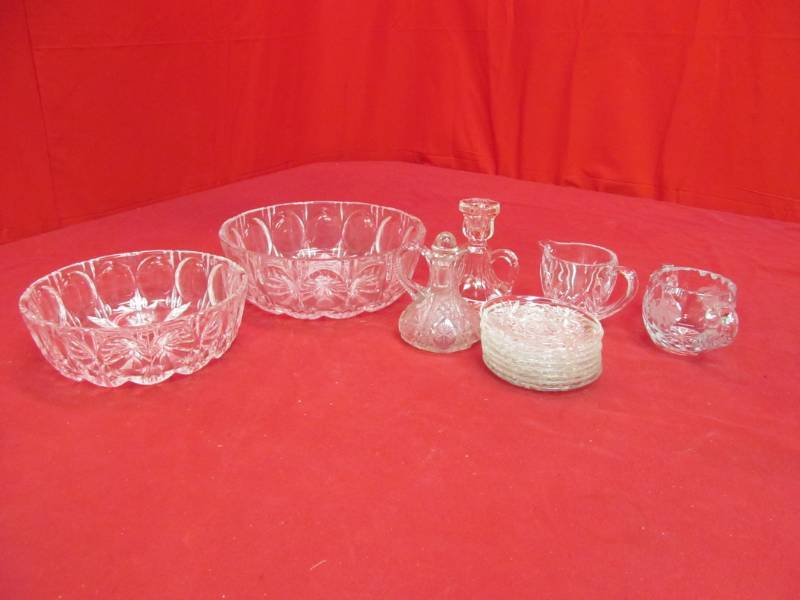 lot 10 image: glassware
