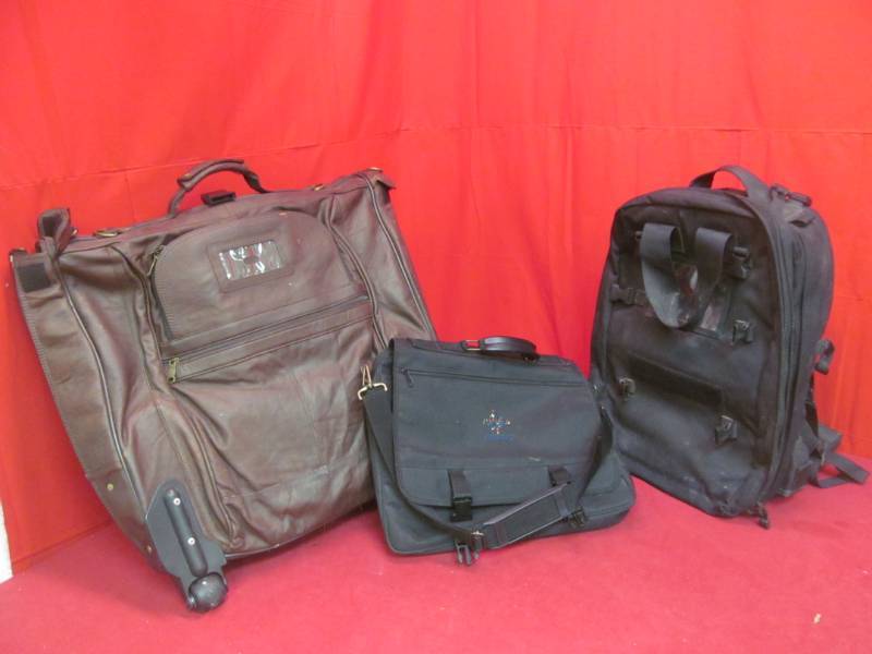 lot 21 image: luggage