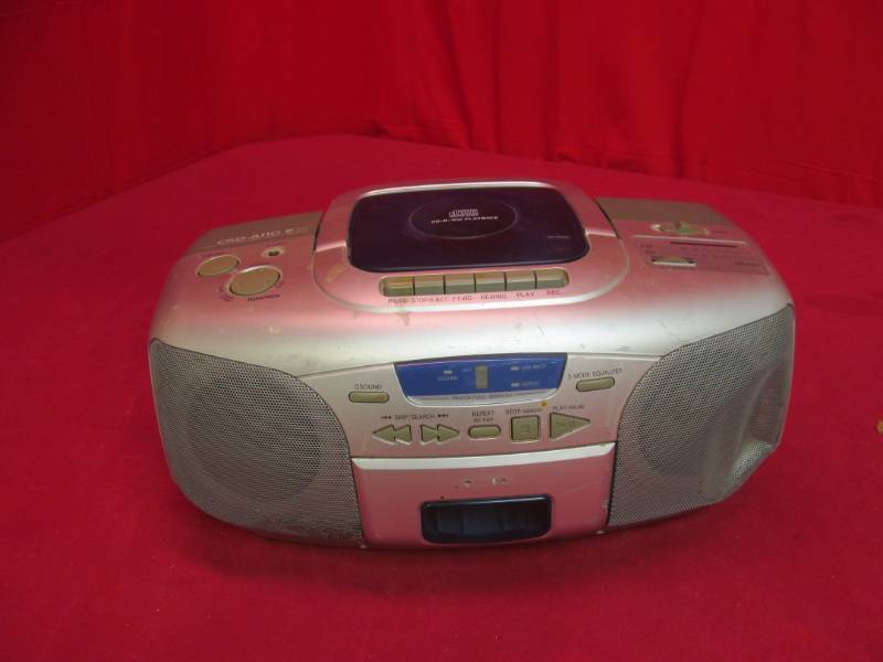 lot 22 image: Boom box