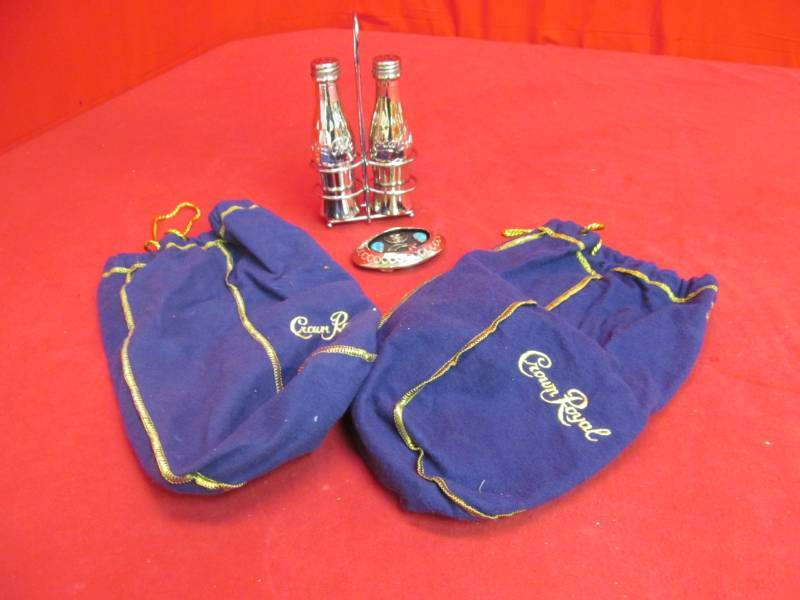 lot 42 image: Coca-Cola set