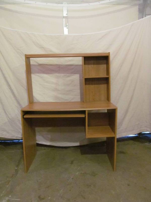 lot 48 image: desk