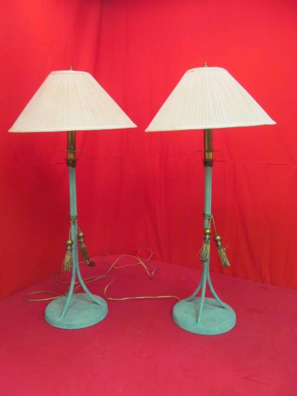 lot 101 image: lamp