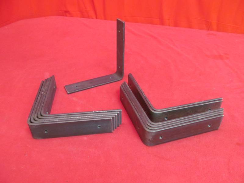 lot 107 image: brackets