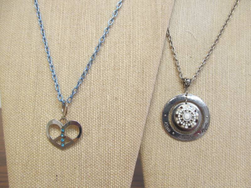 lot 122 image: hand made jewelry