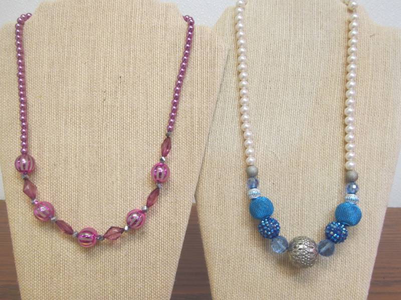 lot 123 image: hand made jewelry
