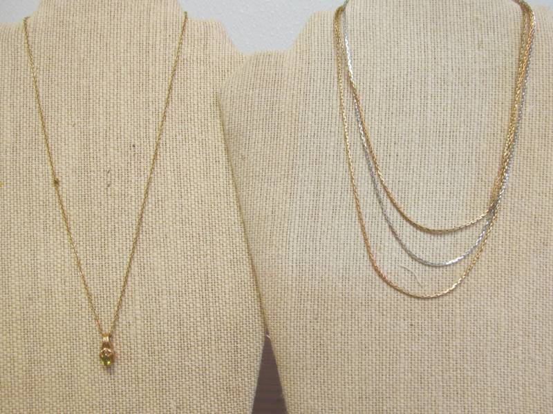 lot 128 image: hand made jewelry