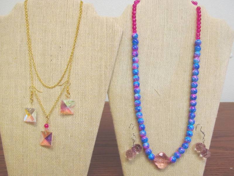 lot 138 image: hand made jewelry