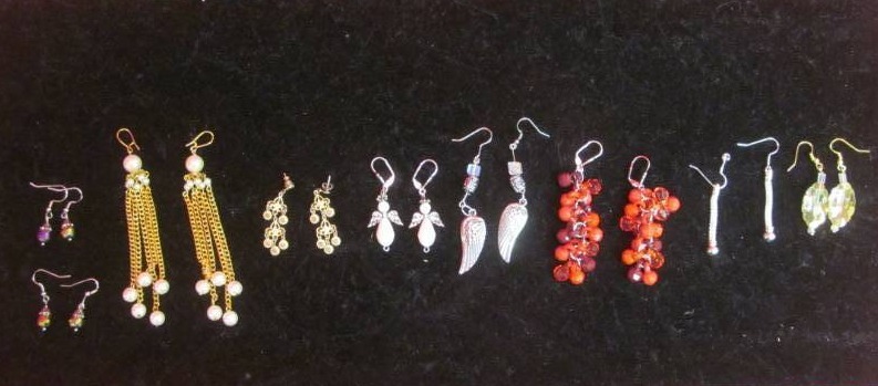 lot 139 image: hand made jewelry