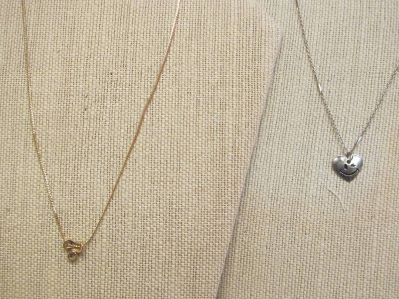 lot 140 image: hand made jewelry