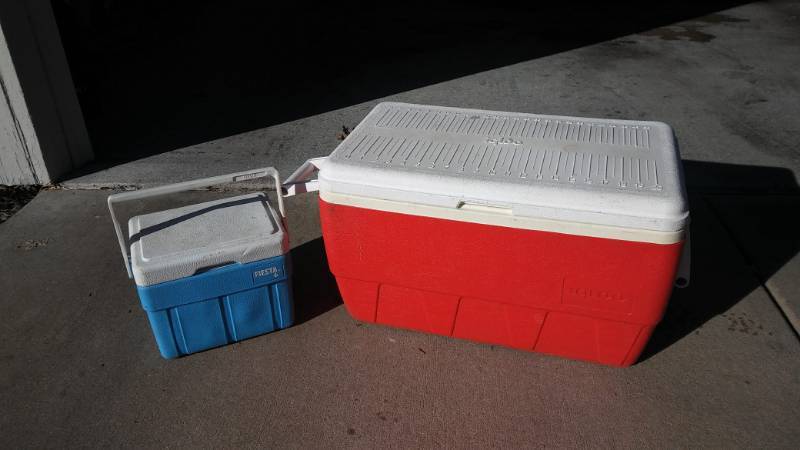 lot 20 image: Coolers, Drink Containers and Picnic Supplies - see pics