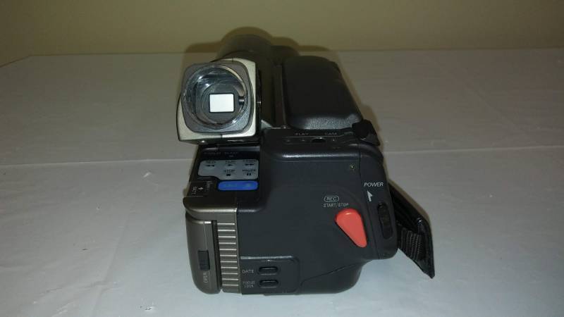 lot 6 image: Sony ProV Video Camera
