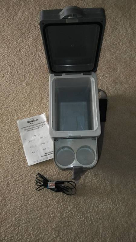 lot 22 image: Road Pro 12V Cooler  Heater