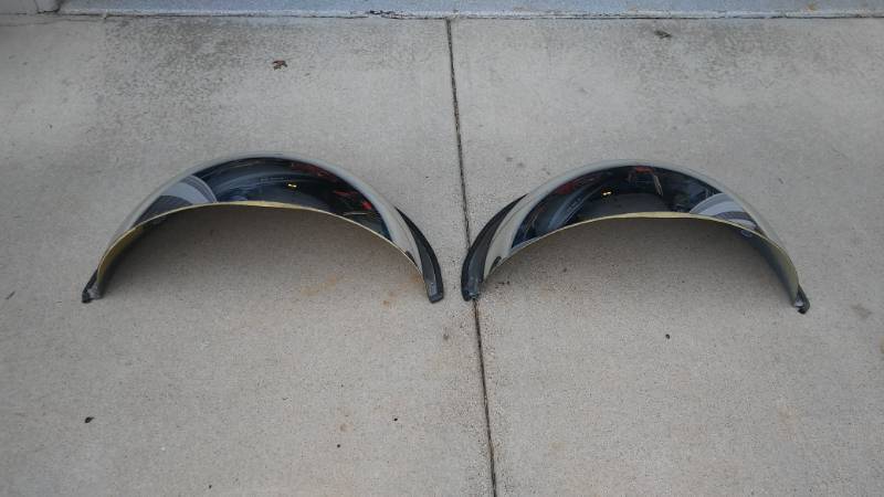 lot 29 image: 2 Security Mirrors