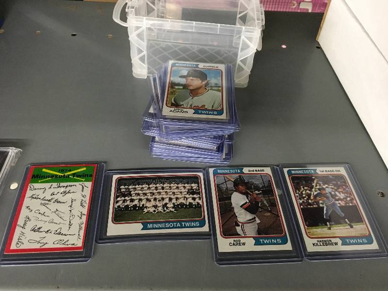 lot 206 image: 1974 Minnesota Twins Cards - Full Set