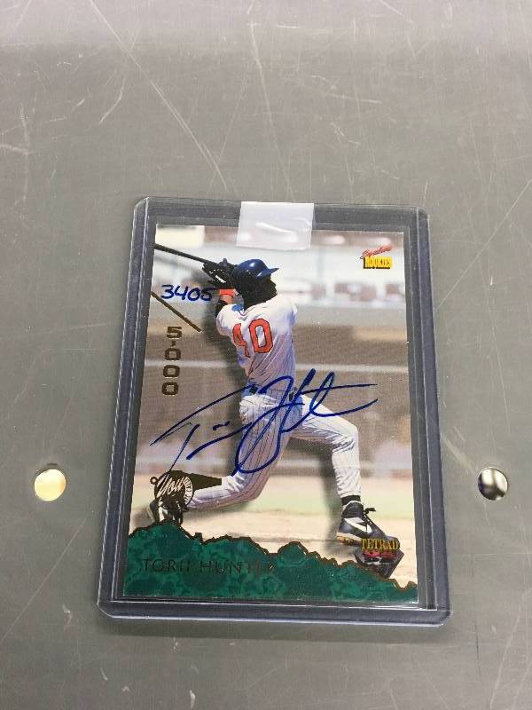 lot 215 image: Autographed Torii Hunter Rookie Card